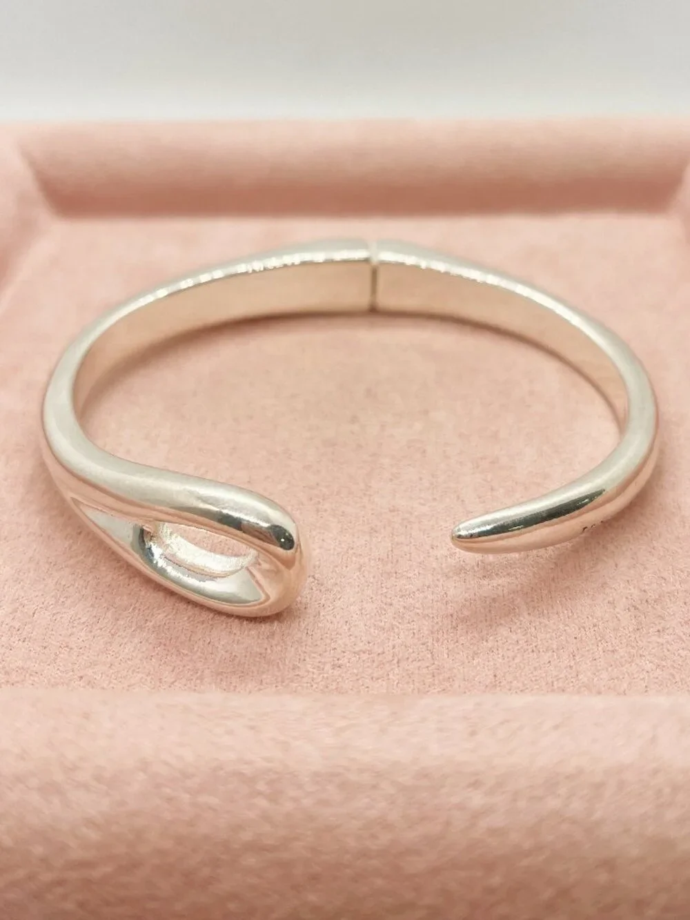 UNO de 50 Silver Hinged Cuff Bracelet - Picture 2 of 3